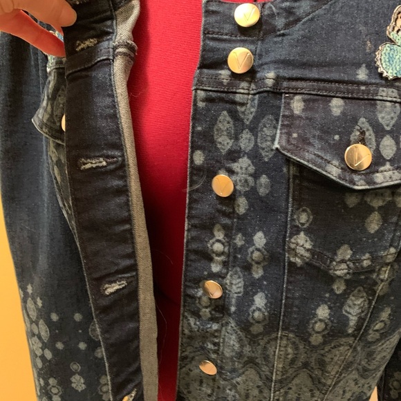 NWOT Venus Jean Jacket 🔴 - Picture 4 of 12